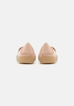 Clarks Barleigh Low - Baskets Basses - Pale Peach -Anna Field Soldes 135ed3043ab14cd48d137f8b4dc2c792