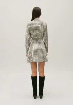 CLAUDIE PIERLOT Rixiemonogramme - Robe Chemise - Print Clair -Anna Field Soldes 17dab23e335c40d1b2a0a5d5ee96da36