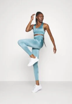 Puma Mid Impact Strong Shine Bra - Brassières De Sport À Maintien Normal - Bold Blue -Anna Field Soldes 1a60bb23f22f46bfb3756218cce4e72e