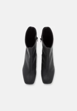Monki Bottines - Black Dark -Anna Field Soldes 1ceccae4a3684796b9b12cfbf404cfe4