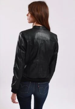 Lee Cooper Leather Jacket With Round Collar - 2 Zipped Side Pockets - - Veste En Cuir - Black -Anna Field Soldes 246f34e7cb9347678c37631bfa919fd5