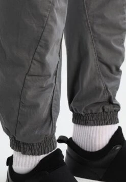 URBAN CLASSICS Jogging - Pantalon Cargo - Darkgrey 14 URBAN CLASSICS Jogging - Pantalon Cargo - Darkgrey -Anna Field Soldes 29fb638e9c424ab0979e554b78973fa7