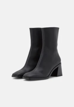 Monki Bottines - Black Dark -Anna Field Soldes 3989a653bdd24719b2914d9406867d30