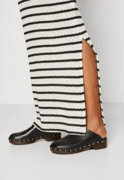 Anna Field Robe Pull - Black/White 13 Anna Field Robe Pull - Black/White -Anna Field Soldes 54490a015b364a8f8ae5391c2abf0c31