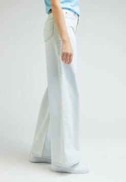 Lee Stella A Line - Jean Flare - Brisk Air -Anna Field Soldes c38db3265a4742deadc746e9cd574c46