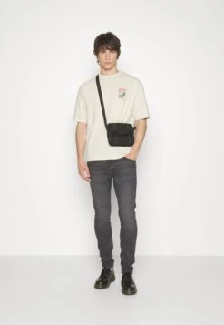 YOURTURN Crocodile Florida Graphic Tee Unisex - T-Shirt Imprimé - Beige 8 YOURTURN Crocodile Florida Graphic Tee Unisex - T-Shirt Imprimé - Beige -Anna Field Soldes d9580974391a4ca992f42ee0fd201504