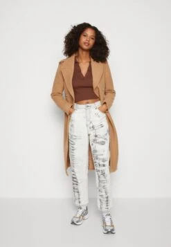 Even&Odd Long Sleeve Collar - T-Shirt À Manches Longues - Brown -Anna Field Soldes eedcb870b31f4491ada9d8239045440e